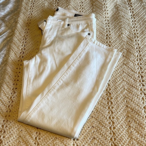 Buffalo David Bitton Pants - Buffalo Mid rise size 8 capri